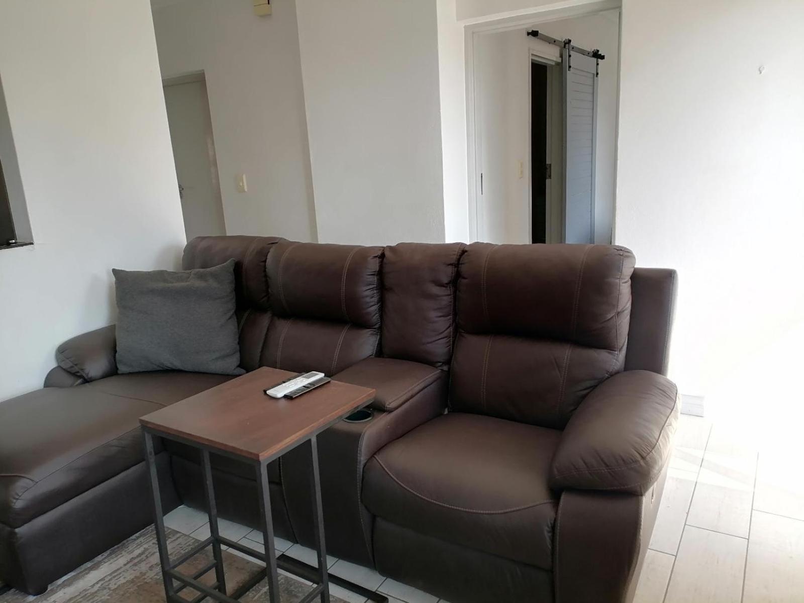 Emabheleni Executive Suites Westpoint Йоханнесбург Номер фото