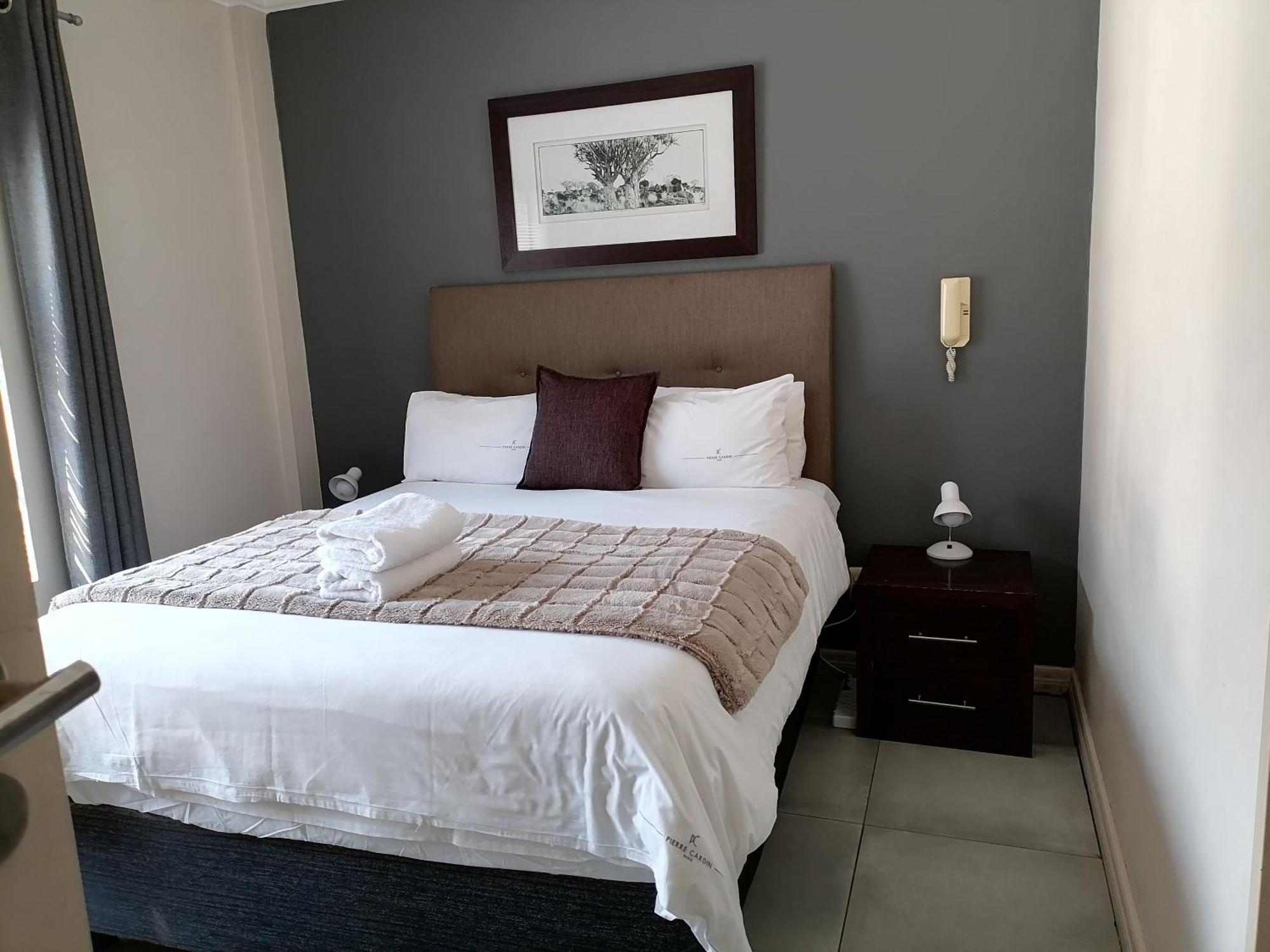 Emabheleni Executive Suites Westpoint Йоханнесбург Экстерьер фото