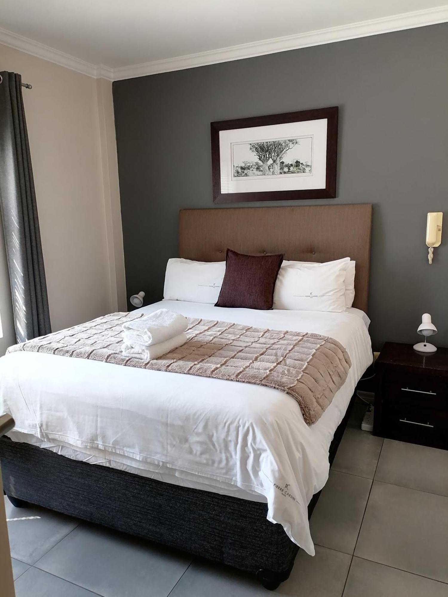 Emabheleni Executive Suites Westpoint Йоханнесбург Экстерьер фото